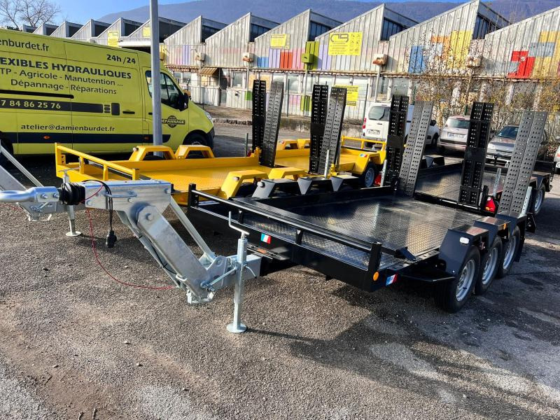 Moiroud TR3500 3 ESSIEUX 3T5 NEUVE MOIROUD NOIRE LARGE - Prikolica za prevoz strojev: slika 1 Moiroud TR3500 3 ESSIEUX 3T5 NEUVE MOIROUD NOIRE LARGE - Prikolica za prevoz strojev: slika 1