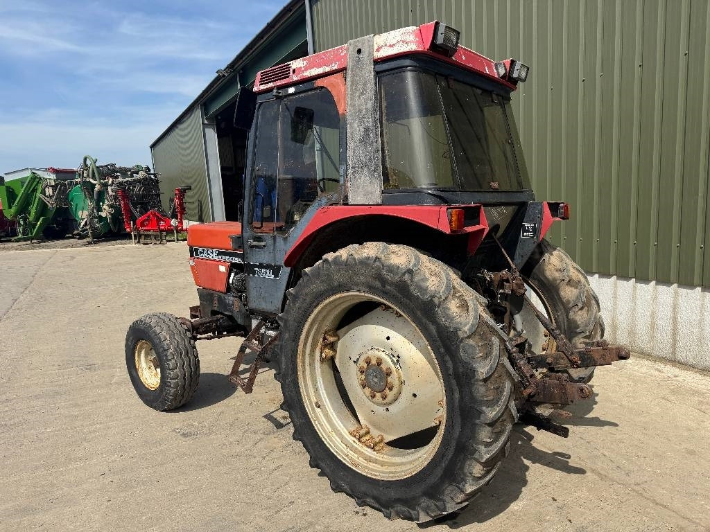 Case IH International 785XL - Traktor: slika 2 Case IH International 785XL - Traktor: slika 2