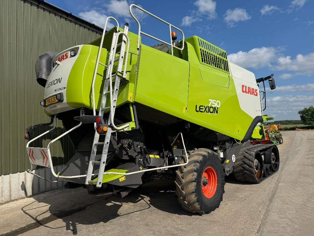 Claas Lexion 750TT APS Hybrid c/w V900 Header - Kombajn harvester: slika 4 Claas Lexion 750TT APS Hybrid c/w V900 Header - Kombajn harvester: slika 4