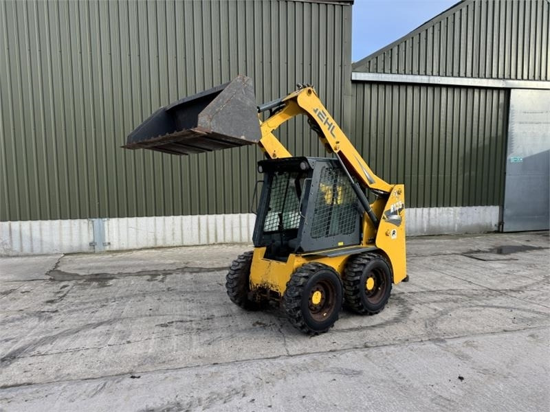 Gehl R135 Skid Steer - Mini nakladalec: slika 1 Gehl R135 Skid Steer - Mini nakladalec: slika 1