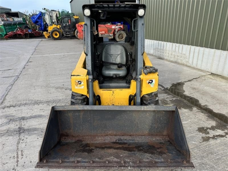 Gehl R135 Skid Steer - Mini nakladalec: slika 5 Gehl R135 Skid Steer - Mini nakladalec: slika 5