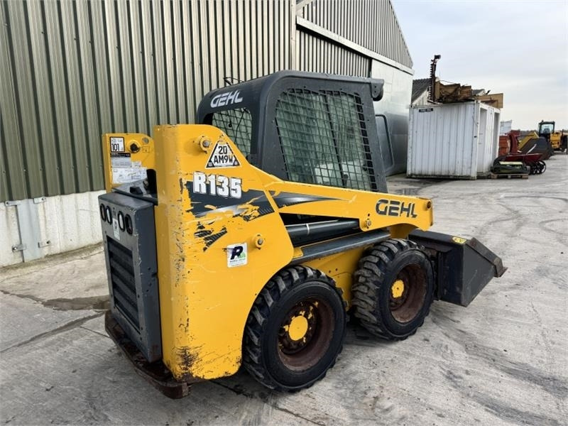 Gehl R135 Skid Steer - Mini nakladalec: slika 4 Gehl R135 Skid Steer - Mini nakladalec: slika 4