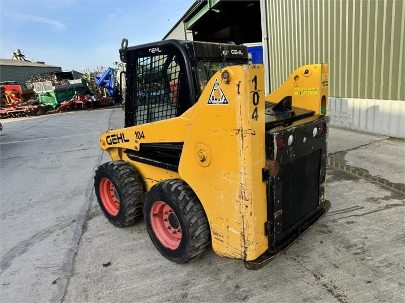 Gehl R165 Skid Steer - Mini nakladalec: slika 2 Gehl R165 Skid Steer - Mini nakladalec: slika 2