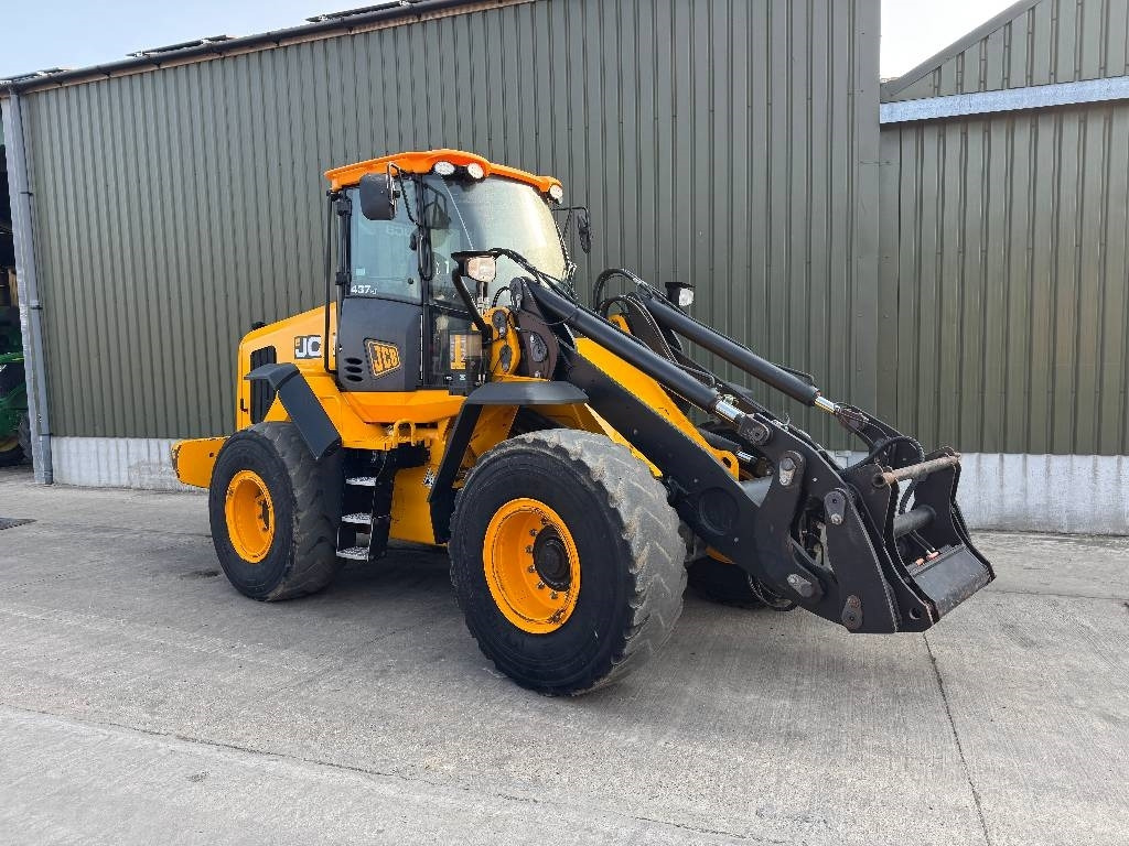 JCB 437 HT Agri - Zgibni nakladalnik: slika 1 JCB 437 HT Agri - Zgibni nakladalnik: slika 1