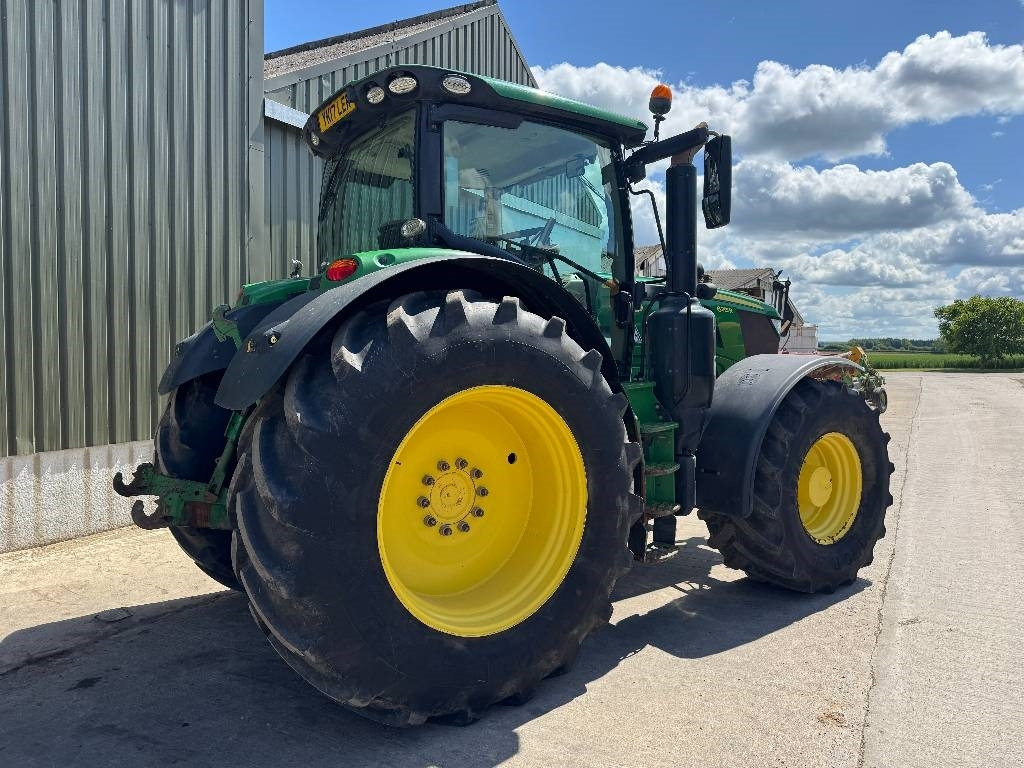 John Deere 6215 R AutoPower - Traktor: slika 4 John Deere 6215 R AutoPower - Traktor: slika 4