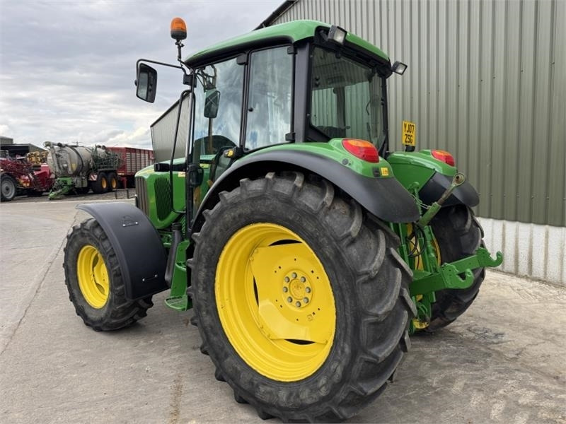 John Deere John Deere 6320 SE **Low Hours** **No VAT** - Traktor: slika 4 John Deere John Deere 6320 SE **Low Hours** **No VAT** - Traktor: slika 4