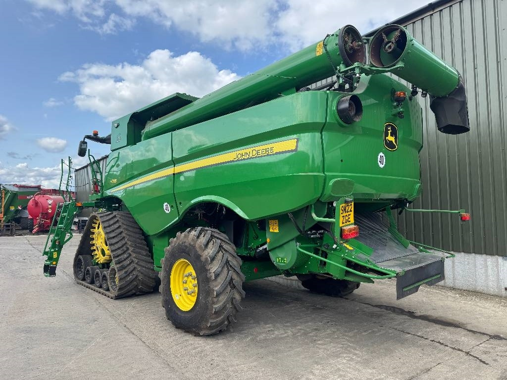 John Deere S785 4WD c/w 735D Header - Kombajn harvester: slika 2 John Deere S785 4WD c/w 735D Header - Kombajn harvester: slika 2