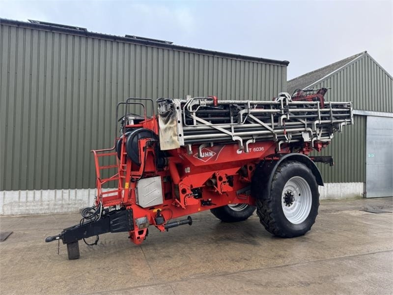 Kuhn AGT 6036 Boom Fert Spreader - Trosilnik gnojila: slika 1 Kuhn AGT 6036 Boom Fert Spreader - Trosilnik gnojila: slika 1