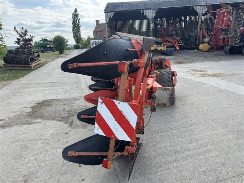 Kuhn Kuhn VT1180M6H 5+1 Semi Mounted Plough - Plug: slika 3 Kuhn Kuhn VT1180M6H 5+1 Semi Mounted Plough - Plug: slika 3