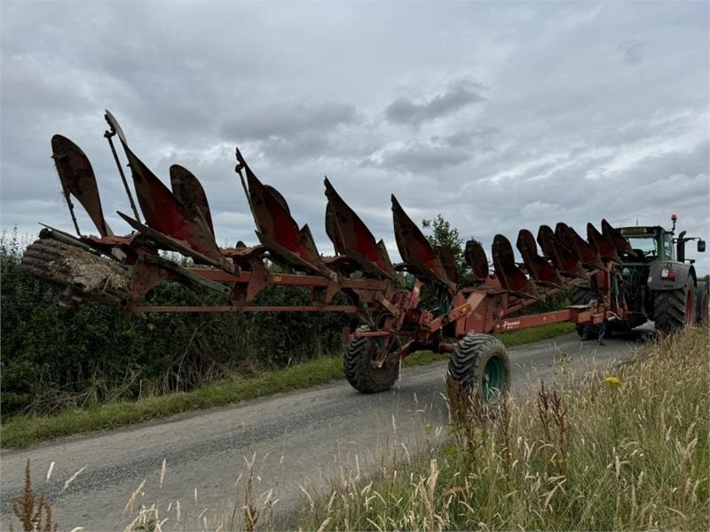 Kverneland 10 Furrow RW100 Varimat Plough **Video Below** - Plug: slika 3 Kverneland 10 Furrow RW100 Varimat Plough **Video Below** - Plug: slika 3