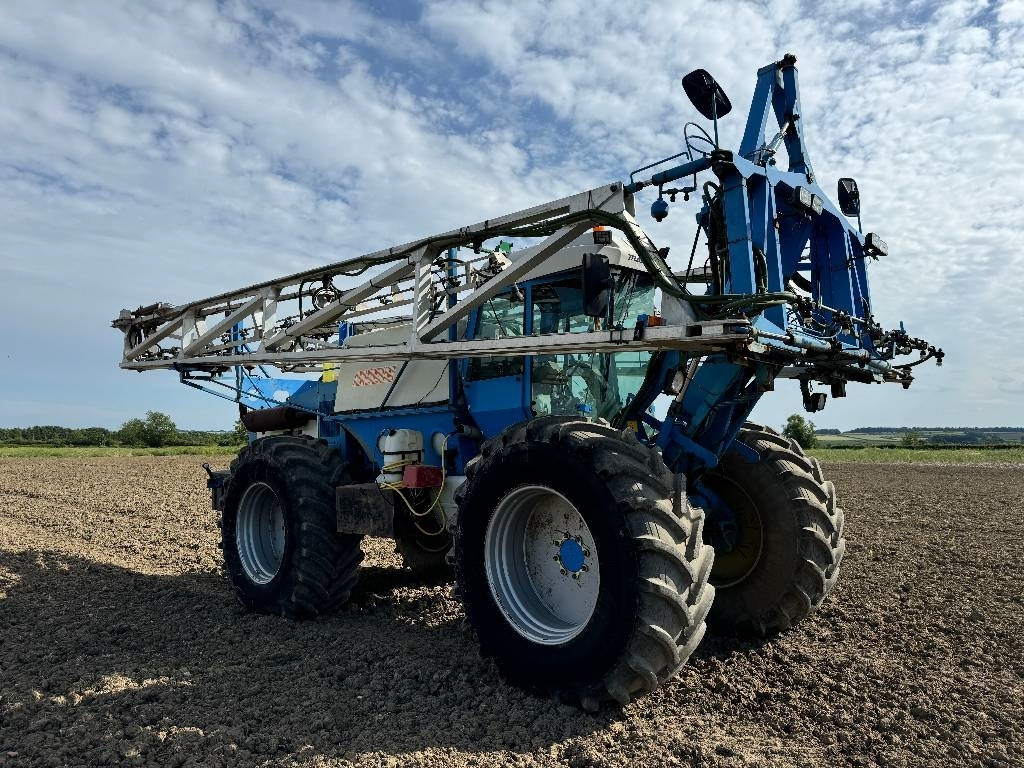 Matrot M44D 36m Self Propelled Sprayer - Samovozni škropilnik: slika 3 Matrot M44D 36m Self Propelled Sprayer - Samovozni škropilnik: slika 3