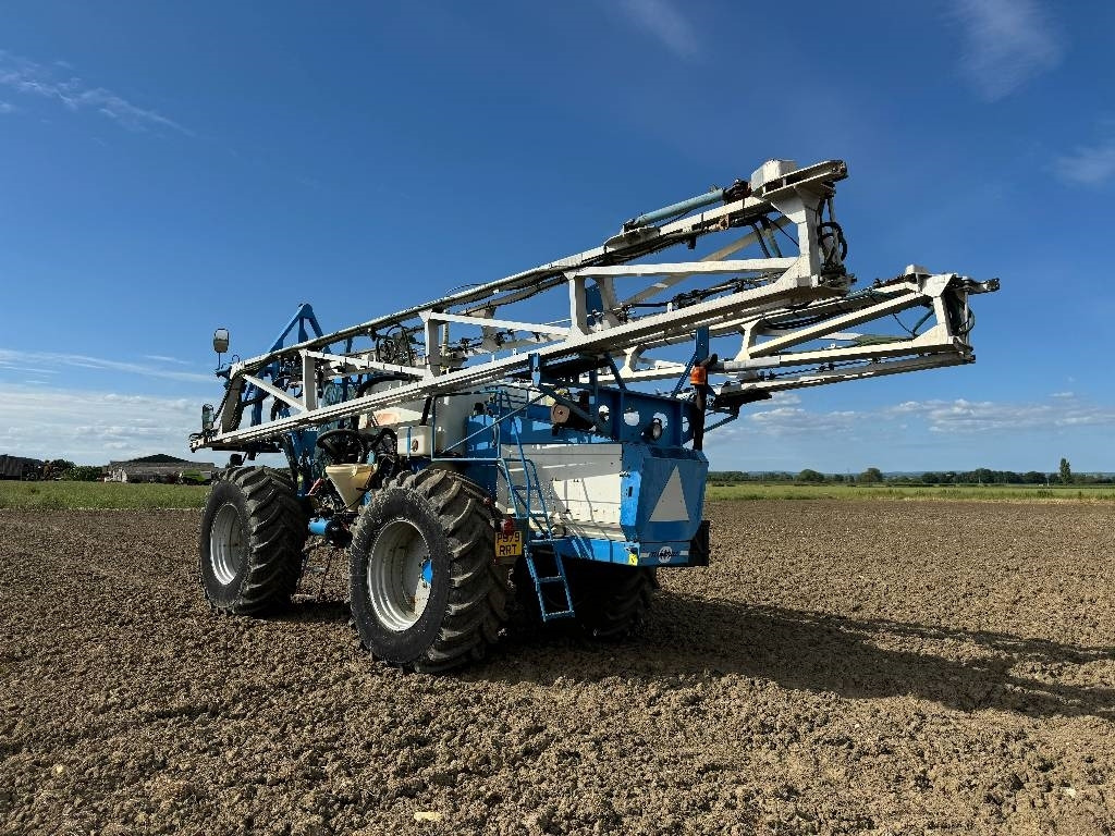 Matrot M44D 36m Self Propelled Sprayer - Samovozni škropilnik: slika 2 Matrot M44D 36m Self Propelled Sprayer - Samovozni škropilnik: slika 2