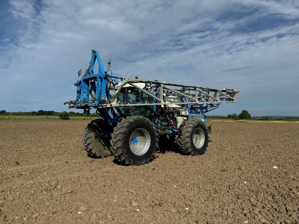 Matrot M44D 36m Self Propelled Sprayer - Samovozni škropilnik: slika 1 Matrot M44D 36m Self Propelled Sprayer - Samovozni škropilnik: slika 1