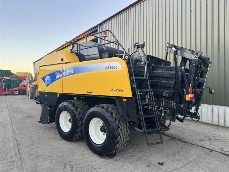 New Holland BB9060 Baler - Balirka za kvadratne bale: slika 2 New Holland BB9060 Baler - Balirka za kvadratne bale: slika 2