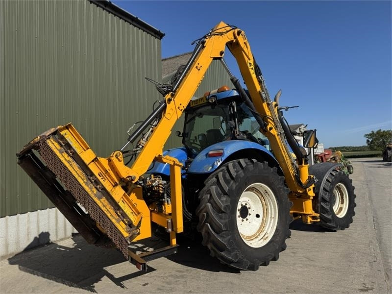 New Holland New Holland T6080 c/w Herder Cavalier Mid Mount He - Mulčer na roki: slika 4 New Holland New Holland T6080 c/w Herder Cavalier Mid Mount He - Mulčer na roki: slika 4