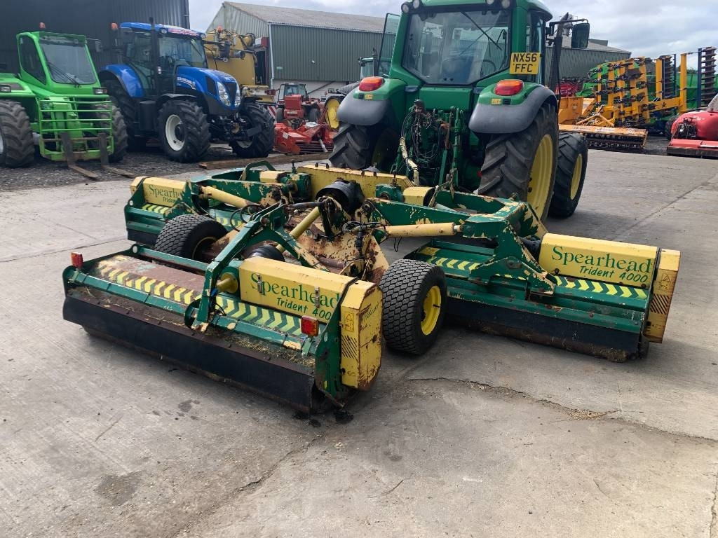 Spearhead Trident 4000 - Vrtna kosilnica: slika 1 Spearhead Trident 4000 - Vrtna kosilnica: slika 1