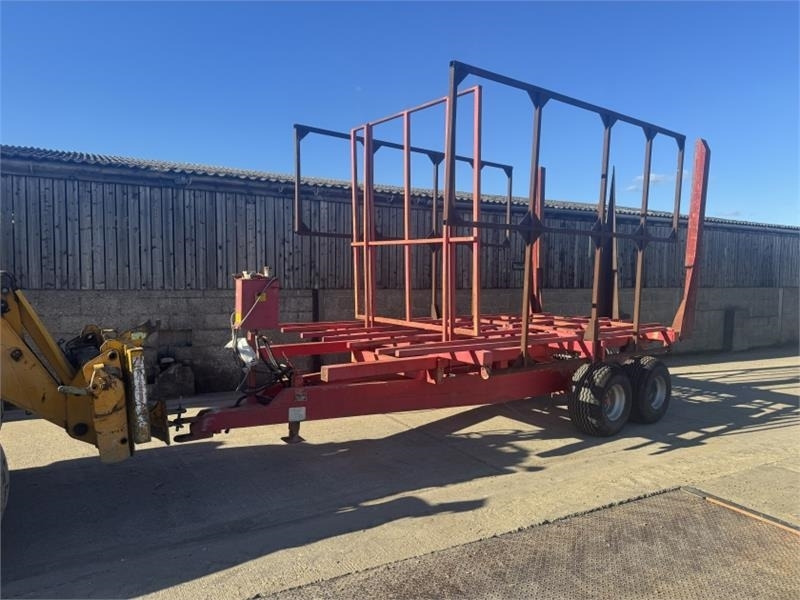 Timik MK 11 Square Bale Chaser/Stacker - Balirka za kvadratne bale: slika 1 Timik MK 11 Square Bale Chaser/Stacker - Balirka za kvadratne bale: slika 1