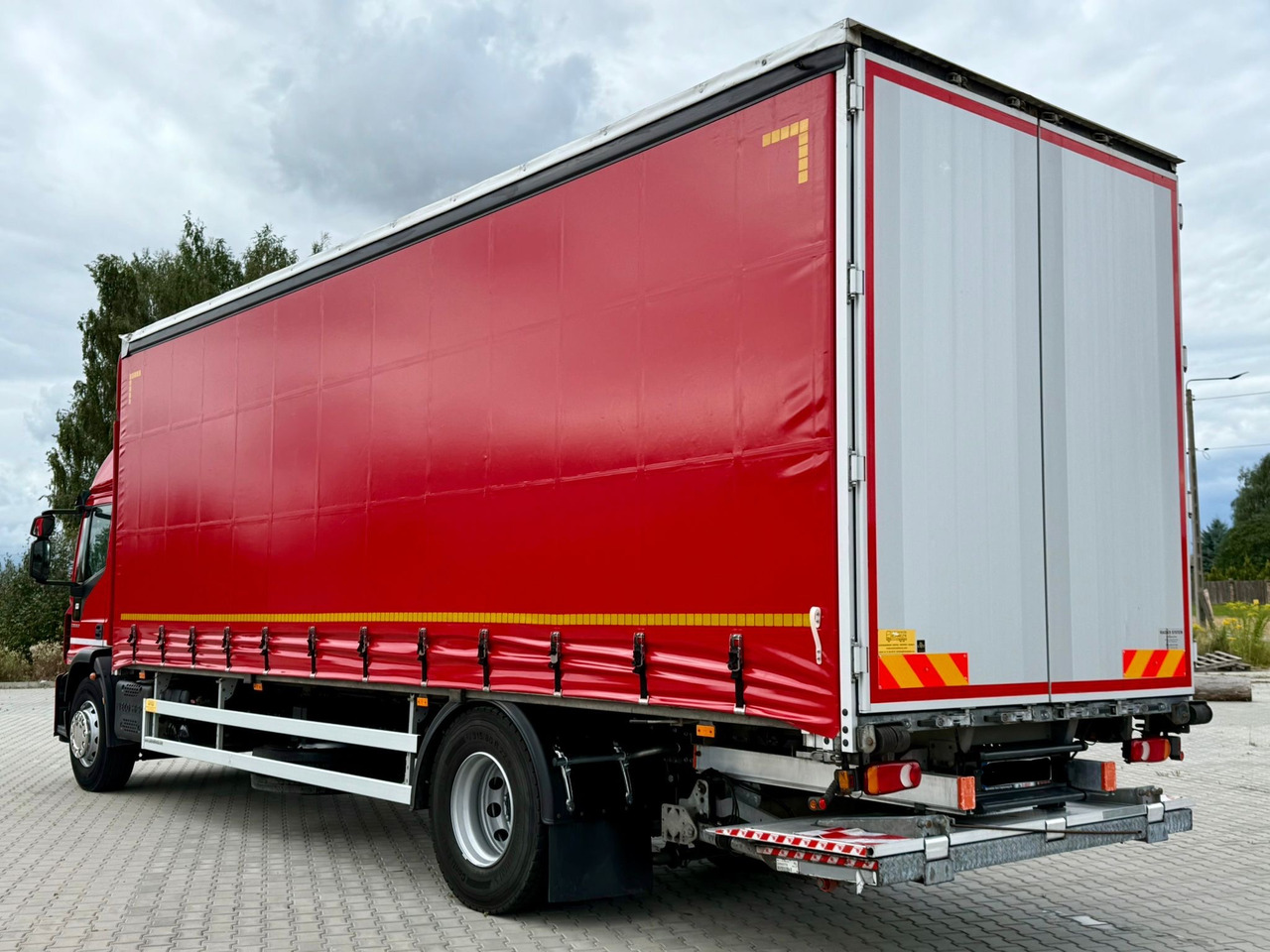 IVECO EUROCARGO 180-280 / FIRANKA / WINDA / 20 PALET / 80 TYŚ KM / 2023 ROK / 9 223 KG ŁADOWNOŚ - Tovornjak s ponjavo: slika 3 IVECO EUROCARGO 180-280 / FIRANKA / WINDA / 20 PALET / 80 TYŚ KM / 2023 ROK / 9 223 KG ŁADOWNOŚ - Tovornjak s ponjavo: slika 3