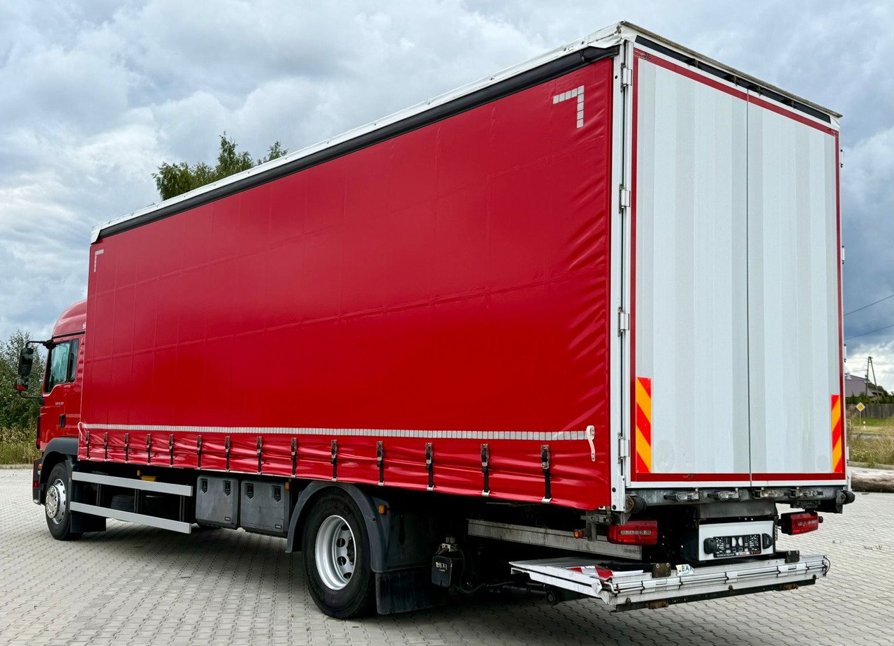 MAN MAN TGM 18.320 ROK PRODUKCJI 2020 NUMER VIN WMAN18ZZ6LY407218 PRZEBIEG 590 TYŚ KM ABS KLIMATYZACJA EL.SZYBY EL.LUSTERKA WIELOFUNKCYJNA KIEROWNICA LODÓWKA KABINA SYPIALNA DWA ŁÓŻKA OGRZEWANIE POSTOJO - Tovornjak s ponjavo: slika 5 MAN MAN TGM 18.320 ROK PRODUKCJI 2020 NUMER VIN WMAN18ZZ6LY407218 PRZEBIEG 590 TYŚ KM ABS KLIMATYZACJA EL.SZYBY EL.LUSTERKA WIELOFUNKCYJNA KIEROWNICA LODÓWKA KABINA SYPIALNA DWA ŁÓŻKA OGRZEWANIE POSTOJO - Tovornjak s ponjavo: slika 5