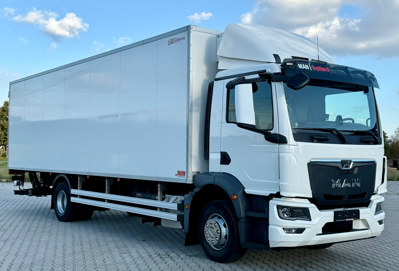 MAN TGM 15.290 / CHŁODNIA / WINDA / 8.3 M DŁUGOŚCI / 20 EUROPALET / THERMO KING / +30/-30 / AUTOMAT / 2021 ROK / SERWISOWANY - Tovornjak hladilnik: slika 1 MAN TGM 15.290 / CHŁODNIA / WINDA / 8.3 M DŁUGOŚCI / 20 EUROPALET / THERMO KING / +30/-30 / AUTOMAT / 2021 ROK / SERWISOWANY - Tovornjak hladilnik: slika 1