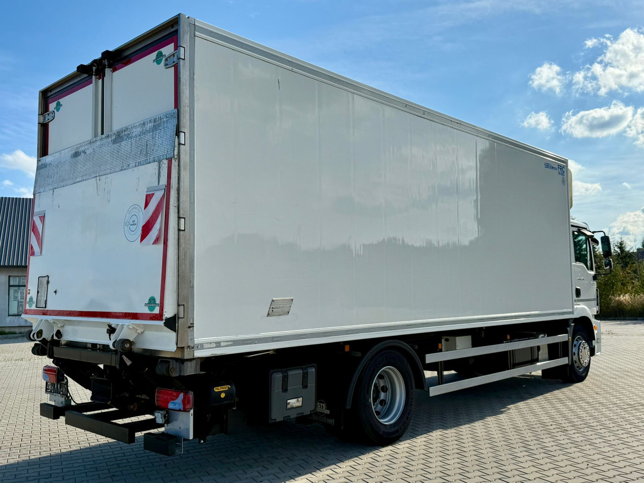 MAN TGM 18.290 / CHŁODNIA / WINDA / 18 PALET / AUTOMAT / NISKI PRZEBIEG / 2017 - Tovornjak hladilnik: slika 3 MAN TGM 18.290 / CHŁODNIA / WINDA / 18 PALET / AUTOMAT / NISKI PRZEBIEG / 2017 - Tovornjak hladilnik: slika 3