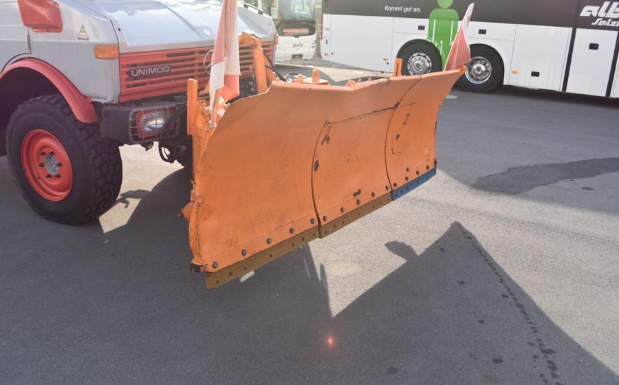 Tovornjak prekucnik Mercedes-Benz Unimog 424: slika 6