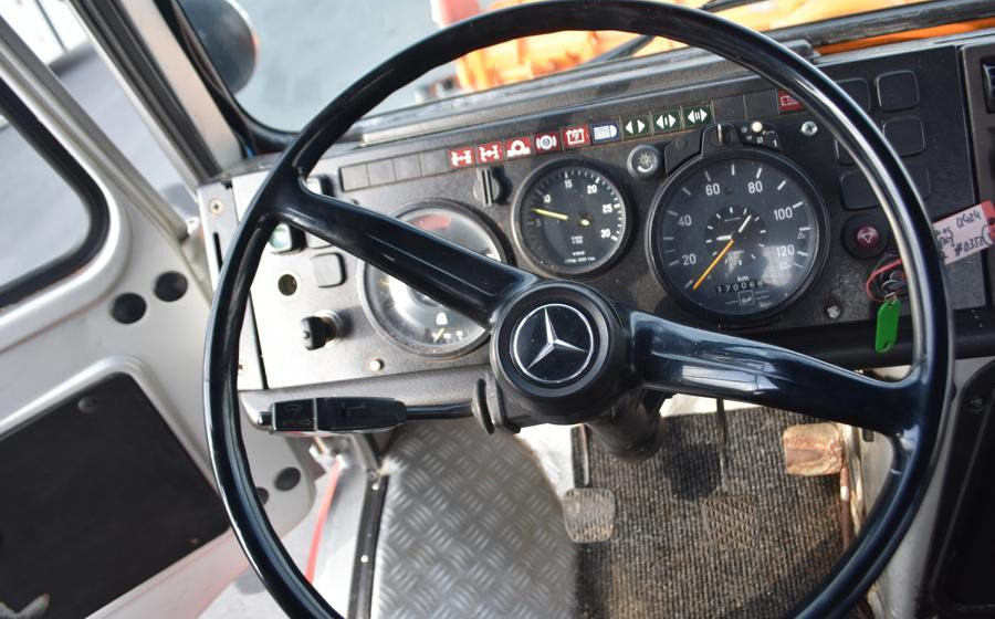 Tovornjak prekucnik Mercedes-Benz Unimog 424: slika 12