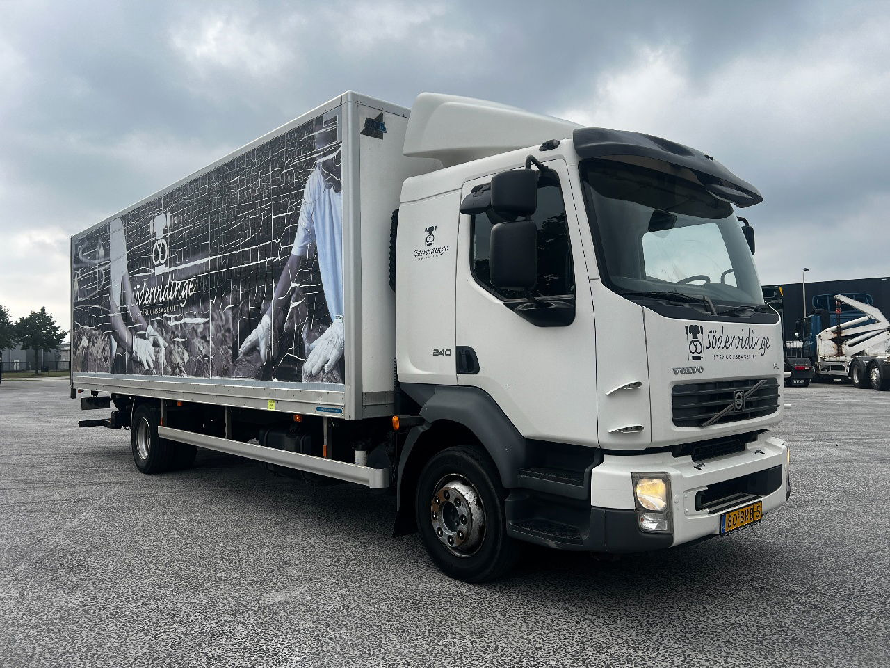 Volvo FL 12.240 Euro 5, NL truck - Tovornjak zabojnik: slika 2 Volvo FL 12.240 Euro 5, NL truck - Tovornjak zabojnik: slika 2