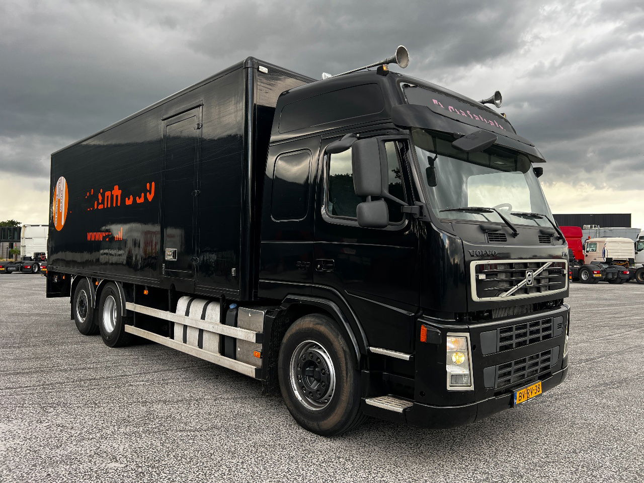 Volvo FM 9.300 Globe 6x2, Euro 5 - Tovornjak zabojnik: slika 2 Volvo FM 9.300 Globe 6x2, Euro 5 - Tovornjak zabojnik: slika 2