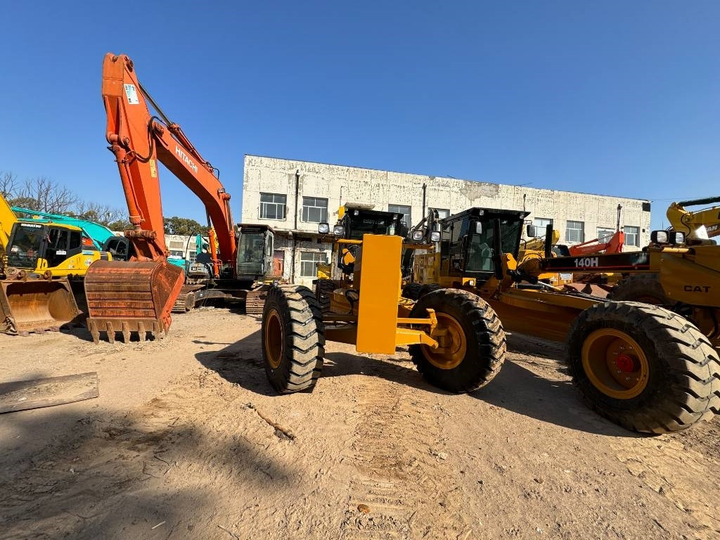 CAT 140 K - Greder: slika 4 CAT 140 K - Greder: slika 4