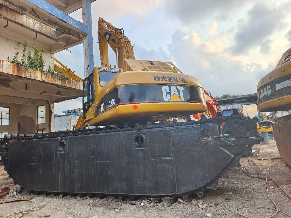 CAT 320 C - Amfibijski bager: slika 3 CAT 320 C - Amfibijski bager: slika 3