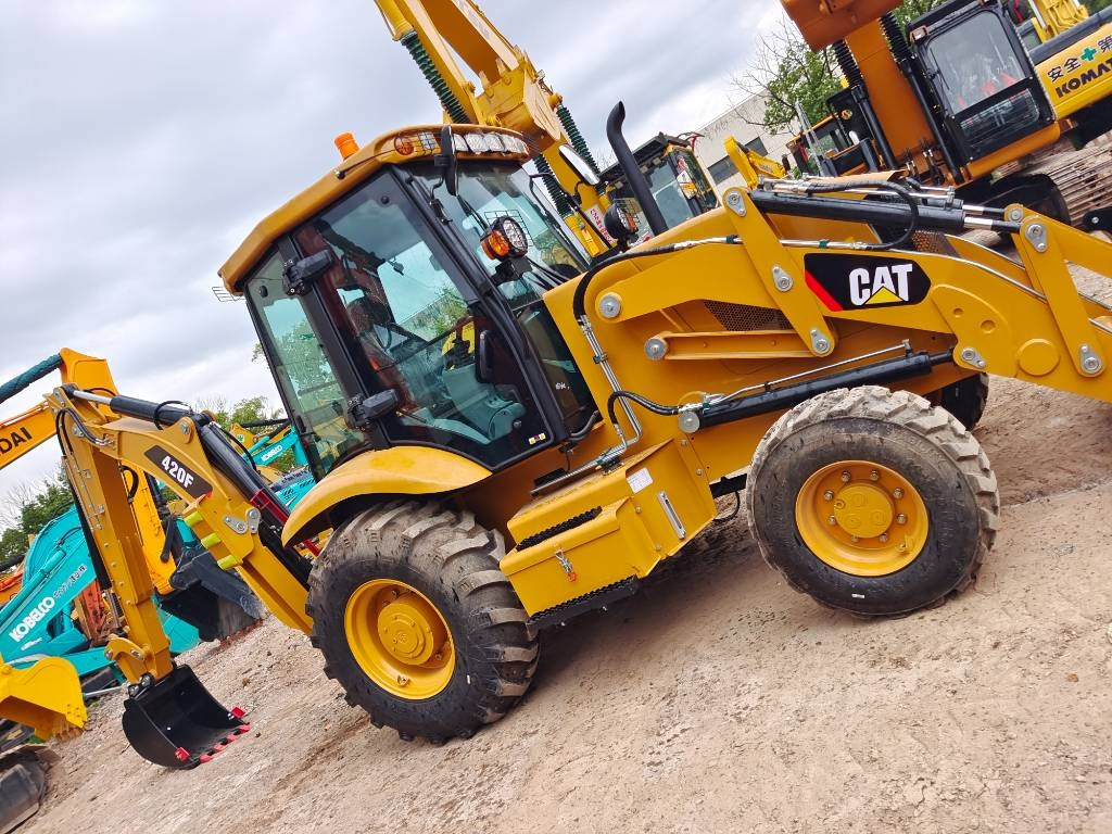 CAT 420 F - Bager nakladalec: slika 1 CAT 420 F - Bager nakladalec: slika 1
