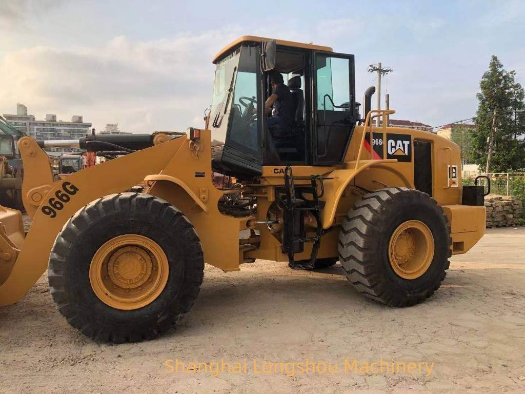 Kolesni nakladalec CAT 966 G: slika 1