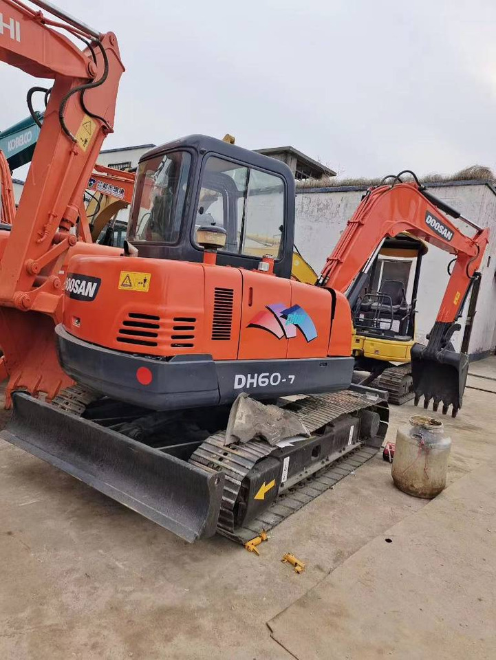 Doosan DH 60-7 - Mini bager: slika 1 Doosan DH 60-7 - Mini bager: slika 1