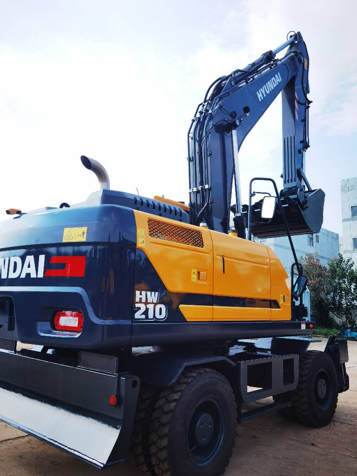 Hyundai 210W-9 - Bager na kolesih: slika 2 Hyundai 210W-9 - Bager na kolesih: slika 2