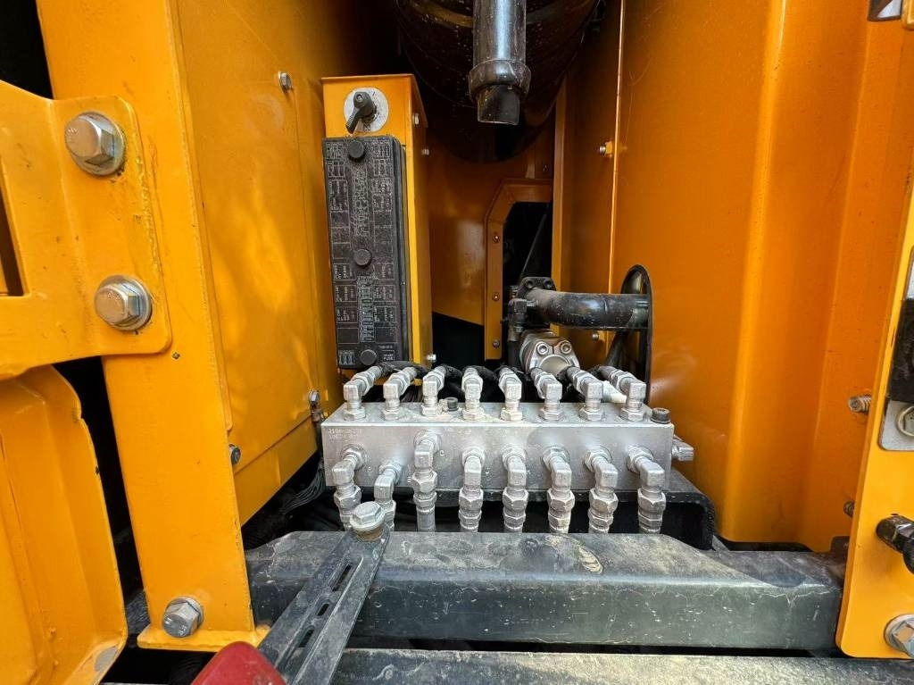 Hyundai 220lc-9s - Bager goseničar: slika 4 Hyundai 220lc-9s - Bager goseničar: slika 4