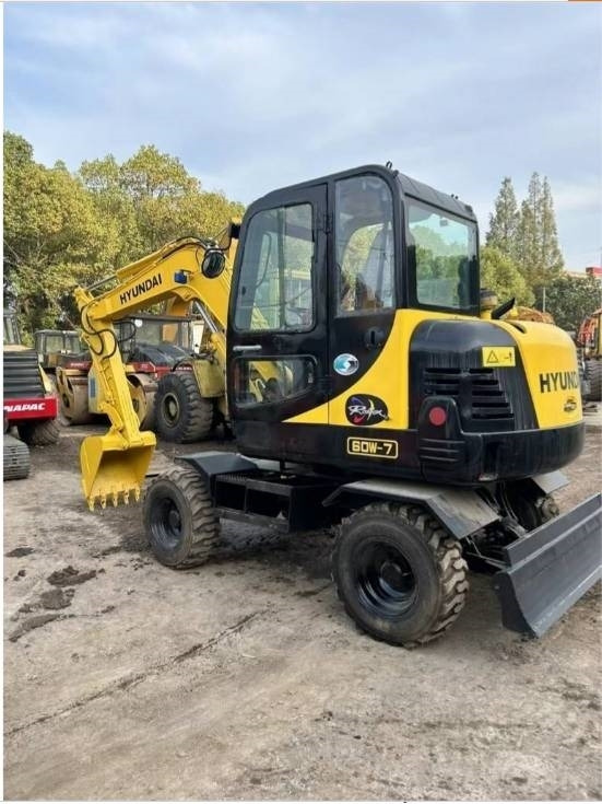 Hyundai 60W-7 - Bager na kolesih: slika 4 Hyundai 60W-7 - Bager na kolesih: slika 4