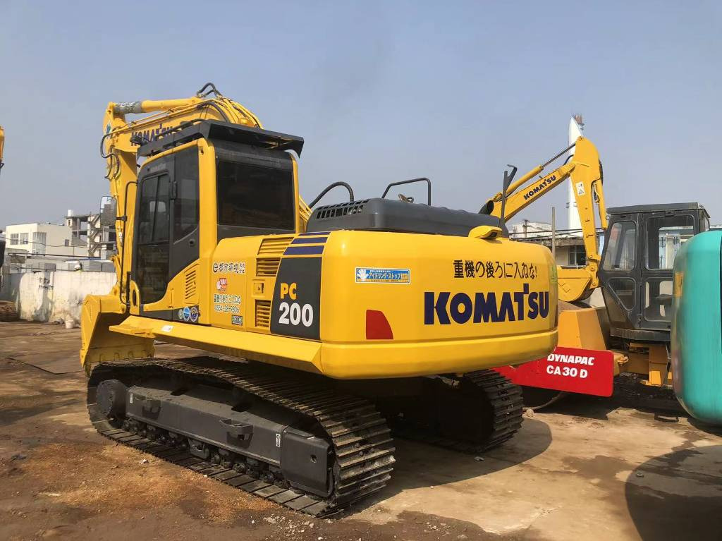 Komatsu PC 220-8 - Bager goseničar: slika 1 Komatsu PC 220-8 - Bager goseničar: slika 1