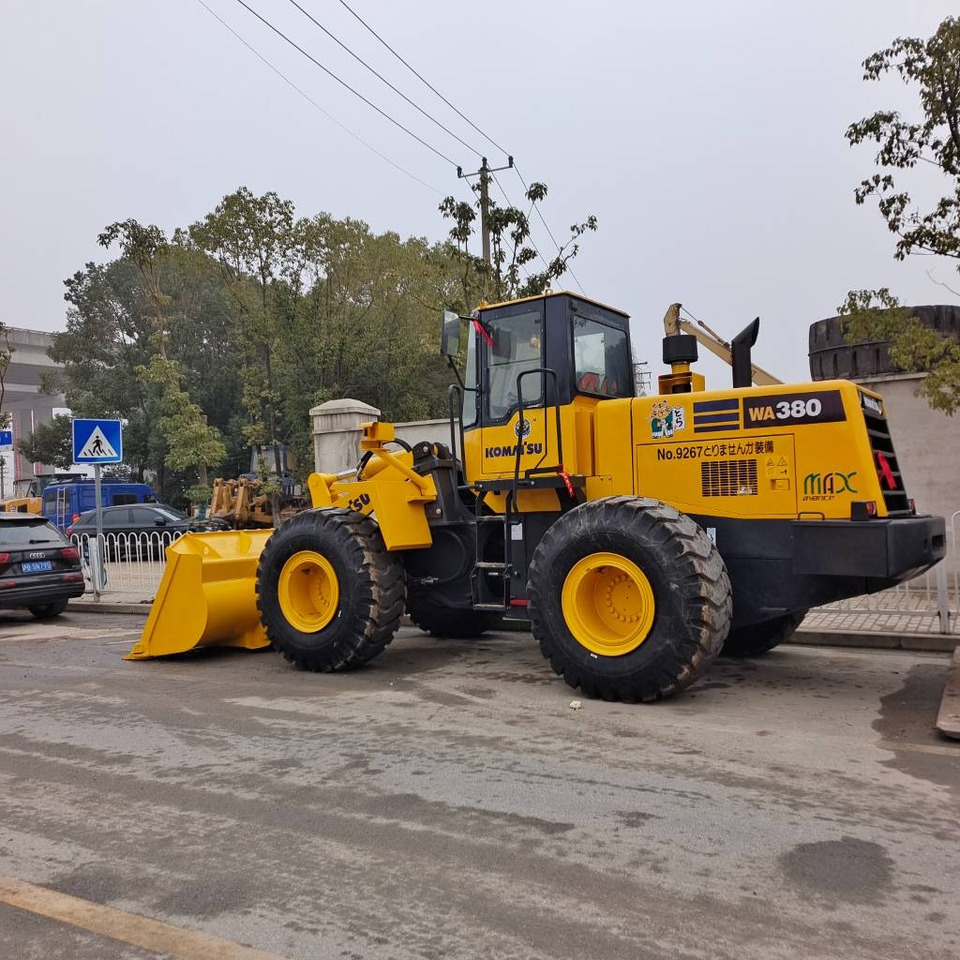 Komatsu WA 380 - Kolesni nakladalec: slika 1 Komatsu WA 380 - Kolesni nakladalec: slika 1