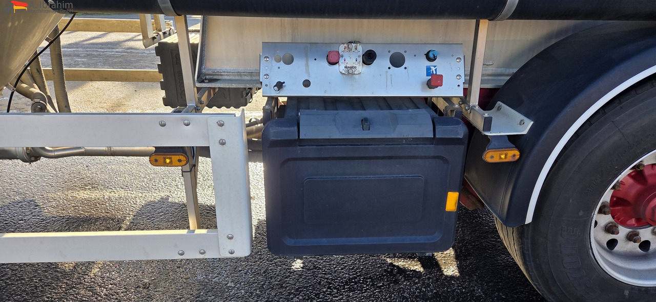 Feldbinder EUT 40.3 Liftachse, Scheibenbremse Topzustand | einsatzbereit - Silos cisterna: slika 4 Feldbinder EUT 40.3 Liftachse, Scheibenbremse Topzustand | einsatzbereit - Silos cisterna: slika 4