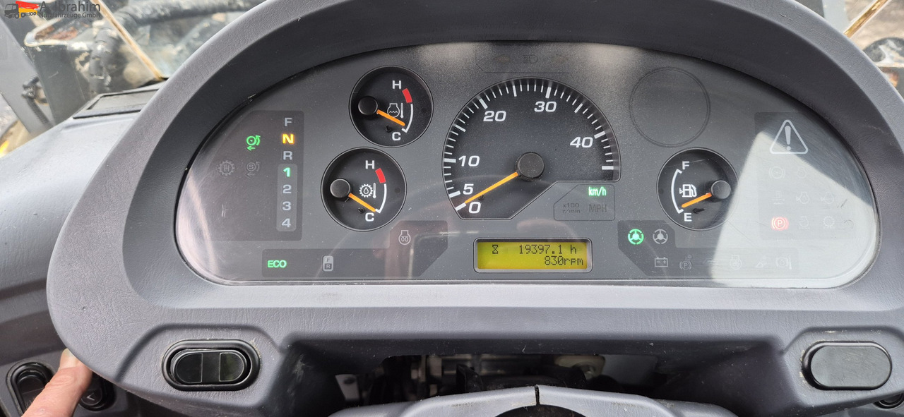 Komatsu WA 250 Zustand technisch ok, optisch 3-4 Unterlagen vorhanden - Kolesni nakladalec: slika 3 Komatsu WA 250 Zustand technisch ok, optisch 3-4 Unterlagen vorhanden - Kolesni nakladalec: slika 3