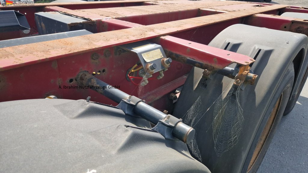 Krone SD Containerchassis 2x 20, 30, 40 ft deutscher Auflieger, ausziehbar - Kontejnerska polprikolica/ Polprikolica z zamenljivim tovoriščem: slika 2 Krone SD Containerchassis 2x 20, 30, 40 ft deutscher Auflieger, ausziehbar - Kontejnerska polprikolica/ Polprikolica z zamenljivim tovoriščem: slika 2