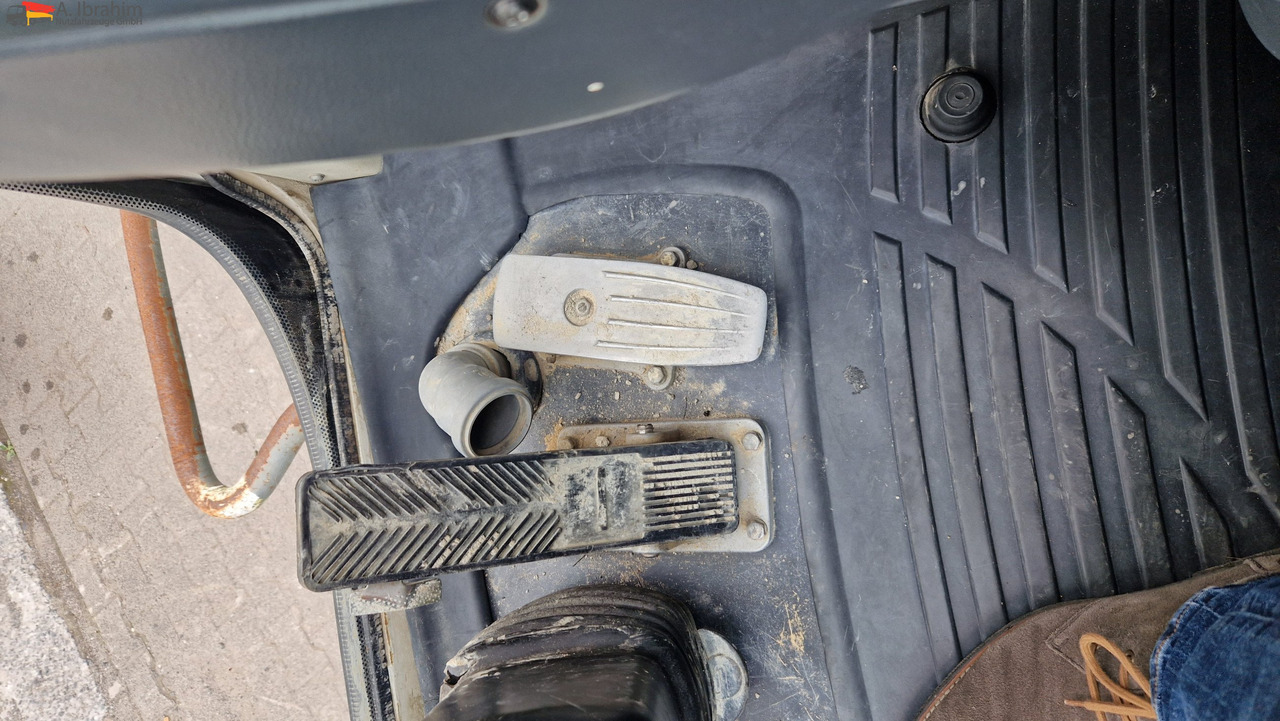 Liebherr A316 Schnellwechsler, Hammerverrohrung, Verstellausleger Deutz Motor - Mini bager: slika 5 Liebherr A316 Schnellwechsler, Hammerverrohrung, Verstellausleger Deutz Motor - Mini bager: slika 5