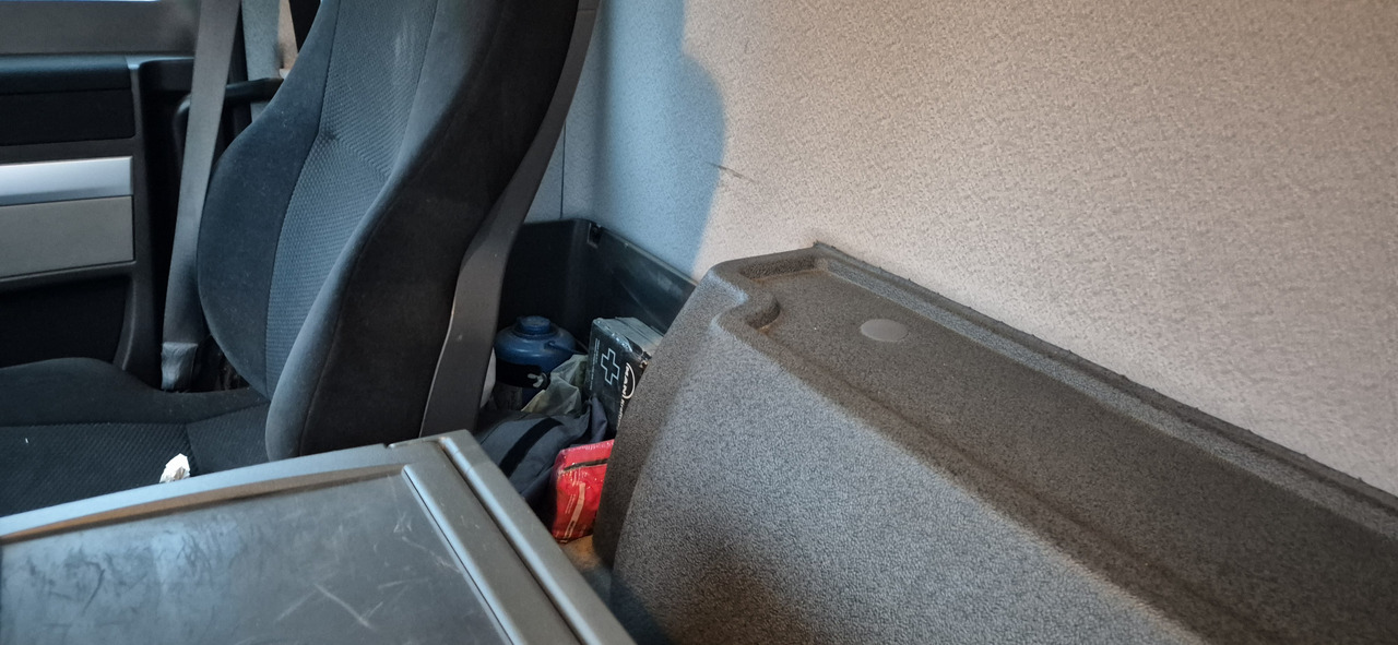MAN 28.440 TGS 26.440 mit PK 18002 Kran - Tovornjak z dvigalom, Tovornjak s kesonom: slika 5 MAN 28.440 TGS 26.440 mit PK 18002 Kran - Tovornjak z dvigalom, Tovornjak s kesonom: slika 5