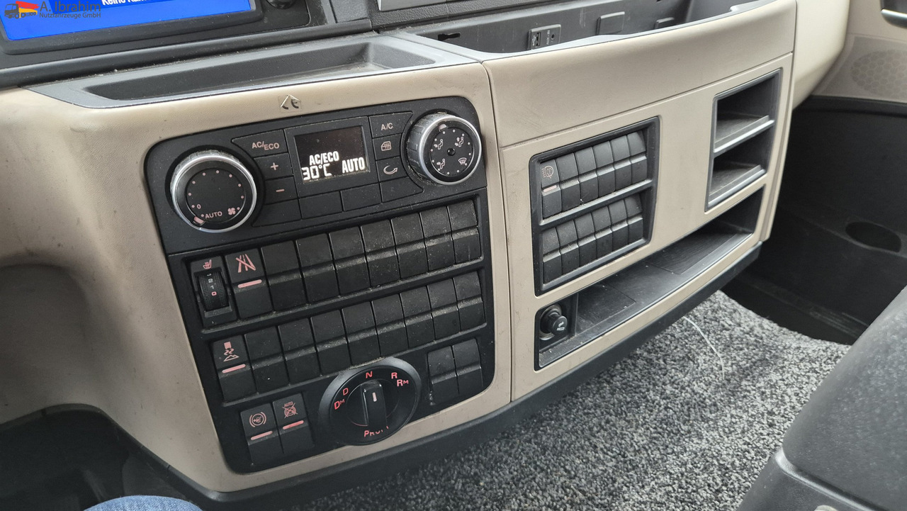 MAN 8.250 7,30 m Koffer, Navi, Topzustand - Dostavno vozilo z zabojnikom: slika 3 MAN 8.250 7,30 m Koffer, Navi, Topzustand - Dostavno vozilo z zabojnikom: slika 3