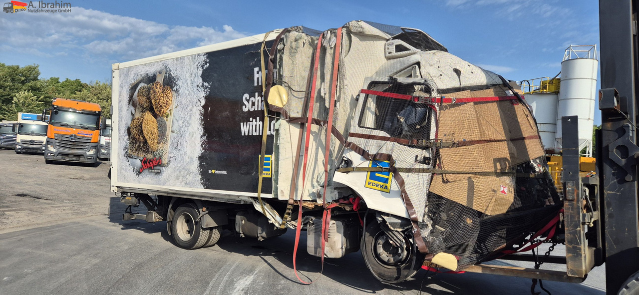 MAN TGL 8.160 4x2 Brotkoffer mit Kühlfach nicht fahrbereit ! nicht rollfähig - Hladilno vozilo: slika 1 MAN TGL 8.160 4x2 Brotkoffer mit Kühlfach nicht fahrbereit ! nicht rollfähig - Hladilno vozilo: slika 1