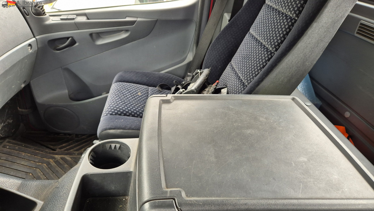 Mercedes-Benz 1829L mit Kran HIAB 111 Hiduo , Funk FB - Tovornjak s kesonom, Tovornjak z dvigalom: slika 5 Mercedes-Benz 1829L mit Kran HIAB 111 Hiduo , Funk FB - Tovornjak s kesonom, Tovornjak z dvigalom: slika 5