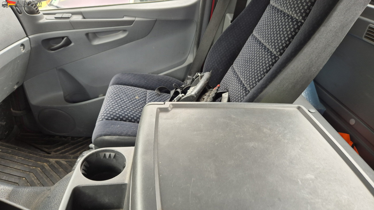 Mercedes-Benz 1829L mit Kran HIAB 111 Hiduo , Funk FB - Tovornjak s kesonom, Tovornjak z dvigalom: slika 4 Mercedes-Benz 1829L mit Kran HIAB 111 Hiduo , Funk FB - Tovornjak s kesonom, Tovornjak z dvigalom: slika 4