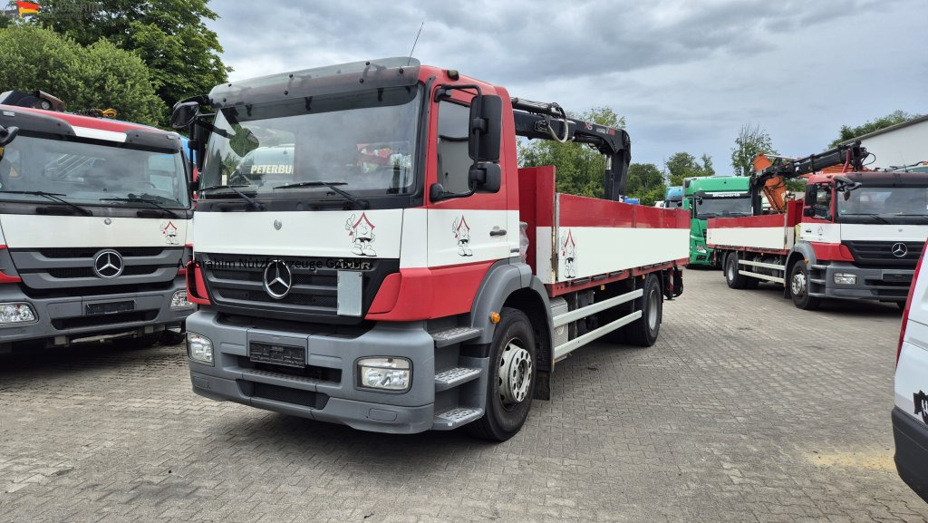 Mercedes-Benz 1833 HIAB Kran, Funk FB Scheckheft gepflegt bei Mercedes - Tovornjak s kesonom, Tovornjak z dvigalom: slika 1 Mercedes-Benz 1833 HIAB Kran, Funk FB Scheckheft gepflegt bei Mercedes - Tovornjak s kesonom, Tovornjak z dvigalom: slika 1