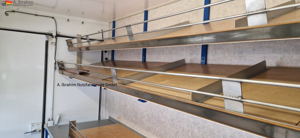 Mercedes-Benz 413 CDI Tiefkühlfächer, autom. Verkaufsklappe Basis ist ok - Hladilno vozilo: slika 4 Mercedes-Benz 413 CDI Tiefkühlfächer, autom. Verkaufsklappe Basis ist ok - Hladilno vozilo: slika 4